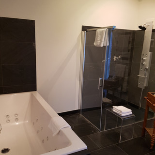 CHAMBRE 5 _ ÎLE BALANEC
