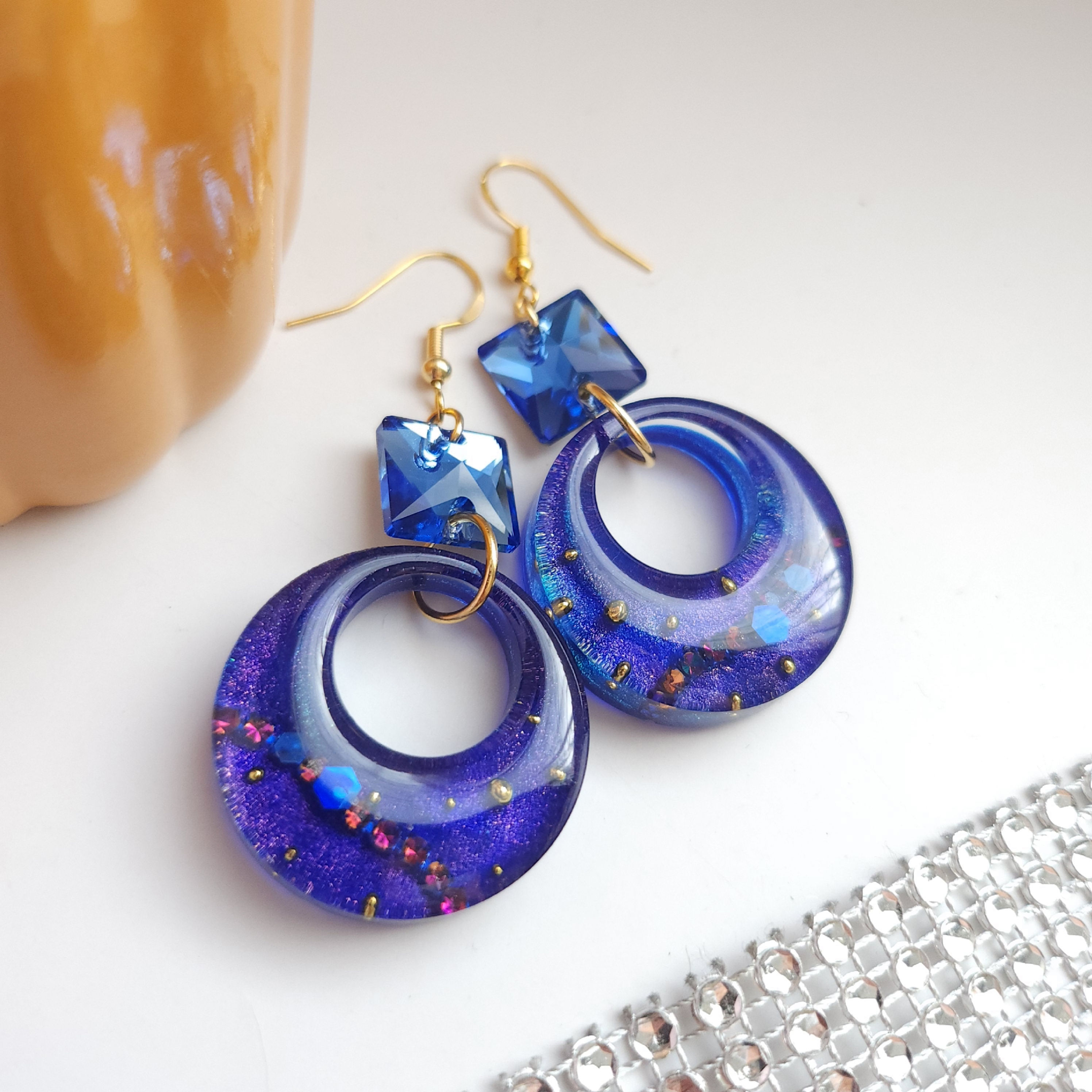 Olympia - Boucles d'oreille Créoles en résine  