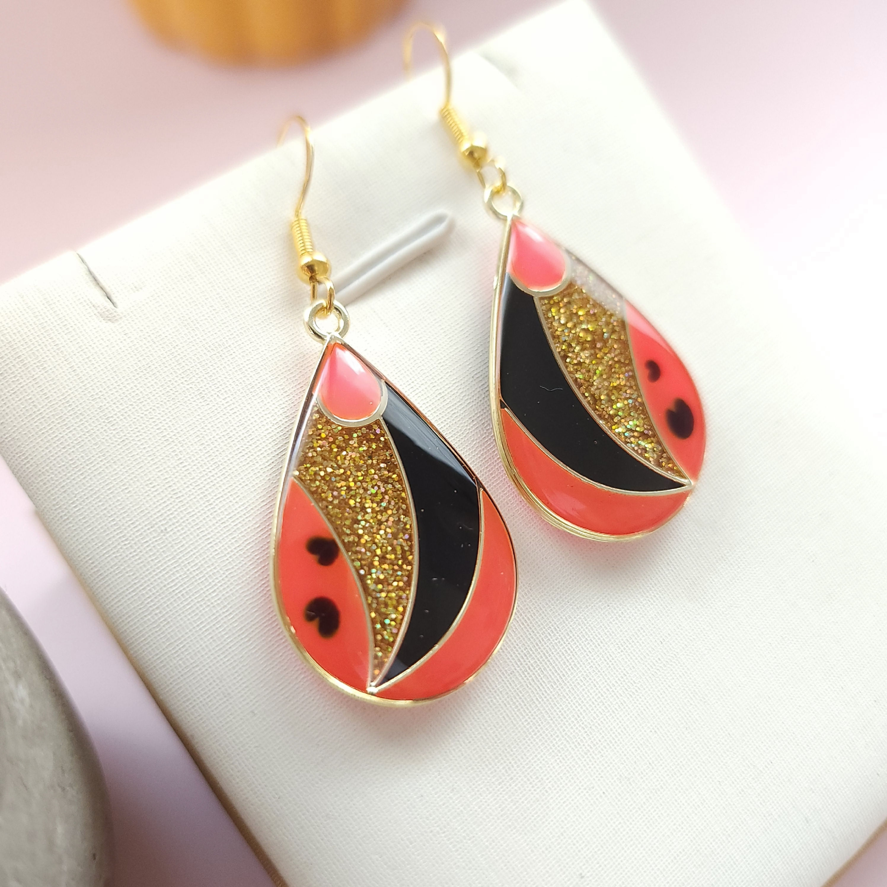 Chanelle - Boucles d'oreille en résine