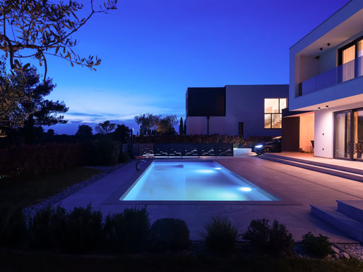 photo of pool lighting design Queensland