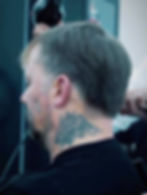 Coupe de cheveux pour homme chez Blackchata