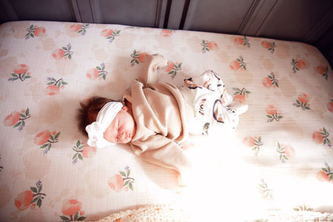 At‑home newborn photography session in Niagara Falls Ontario