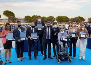 Paco Díez recibe el Premio Corazón Azul junto a otros ilustres en la presentación de la cantera de Las Rozas CF