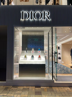 Christian Dior　ウィンドウディスプレイ