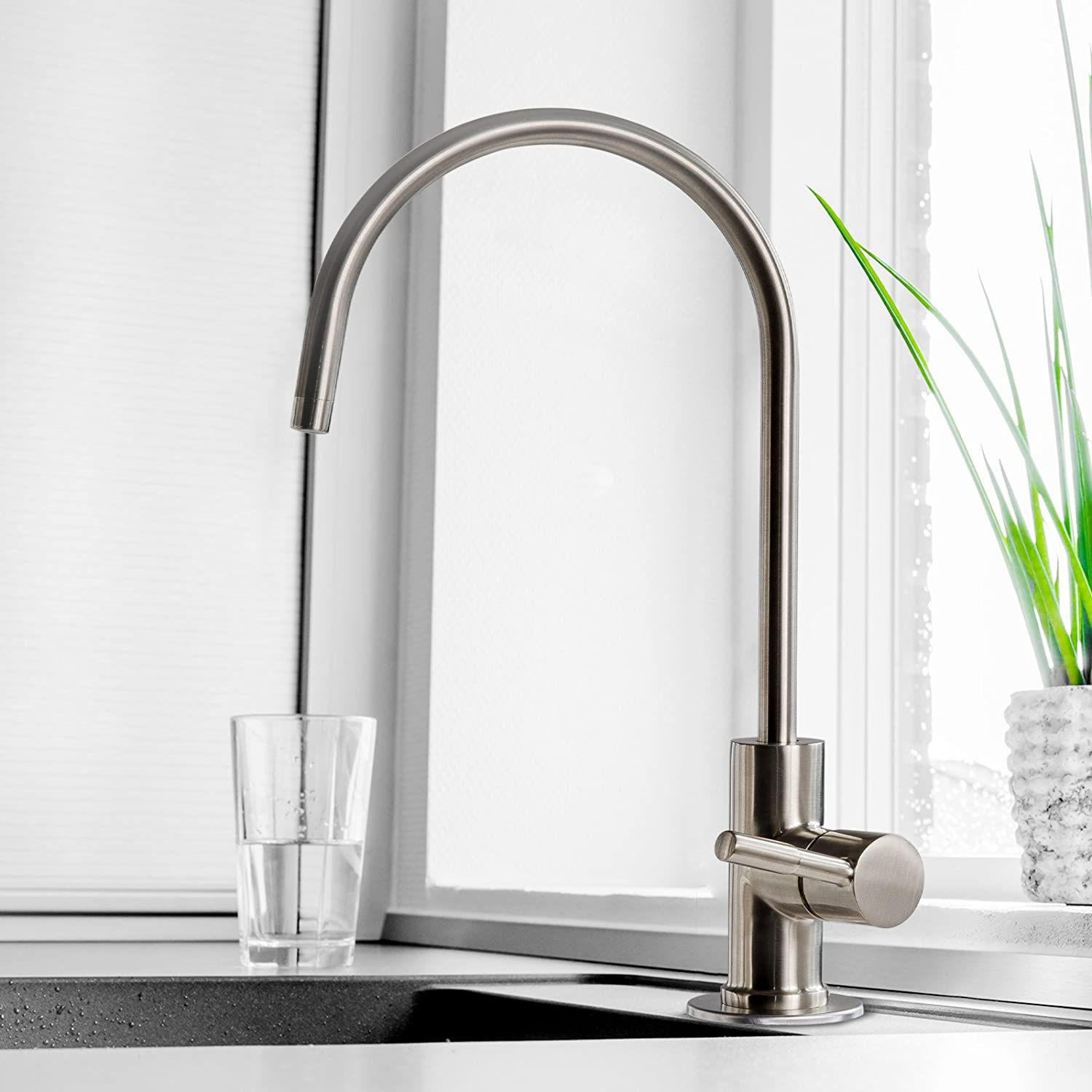 Reverse osmosis faucet water system