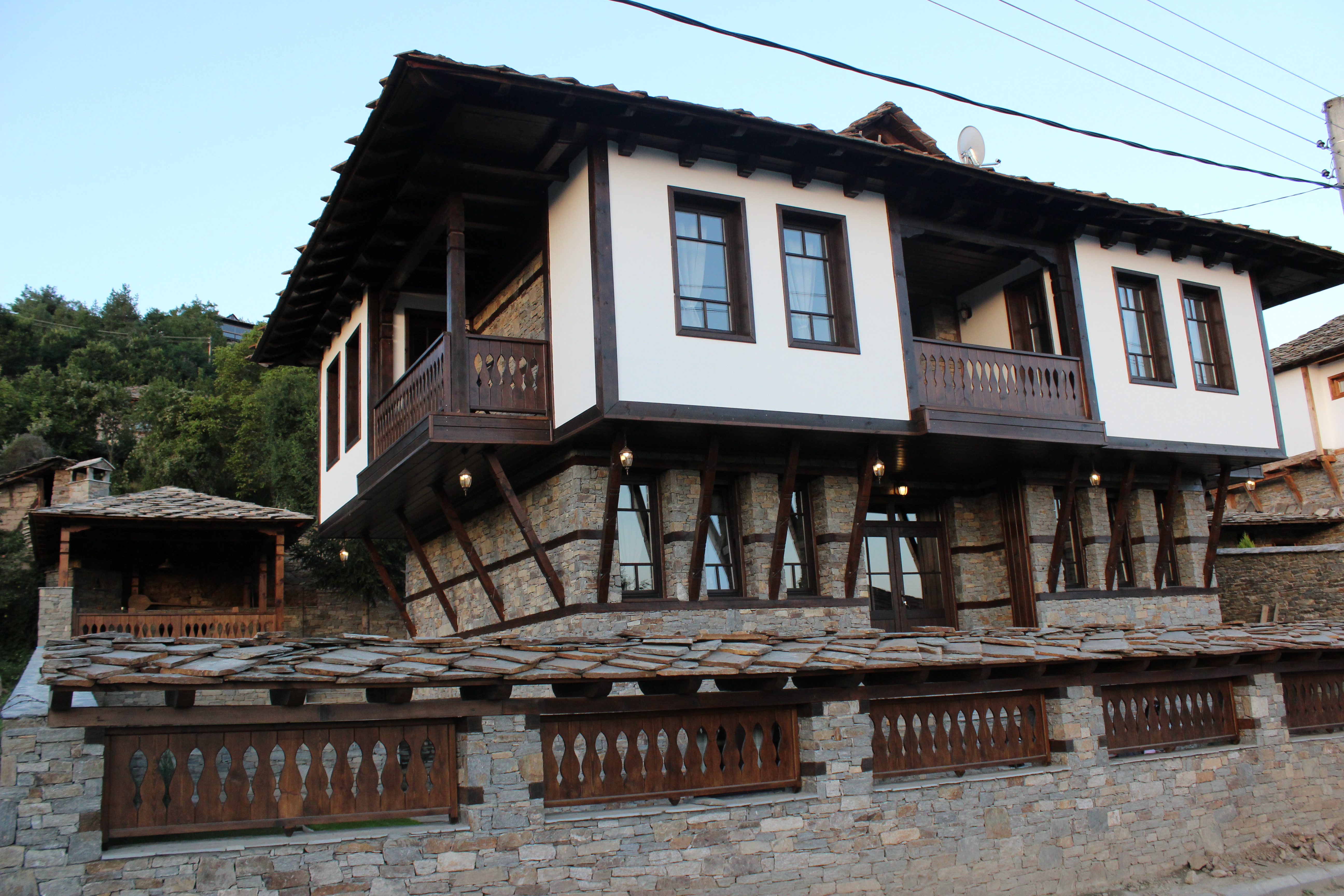 Delchevata Kushta in Leshten