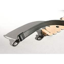 Asümmeetrilise õlarihmaga clutch