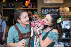 utores com cães fantasiados na Oktoberpet do Petshop Atolpet em Blumenau.