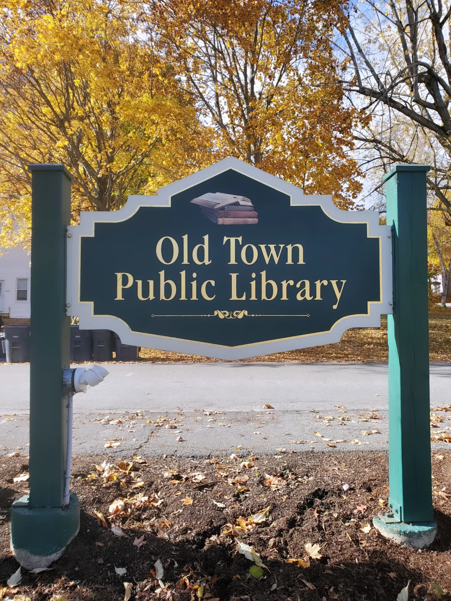 Old Town Publc Library sign
