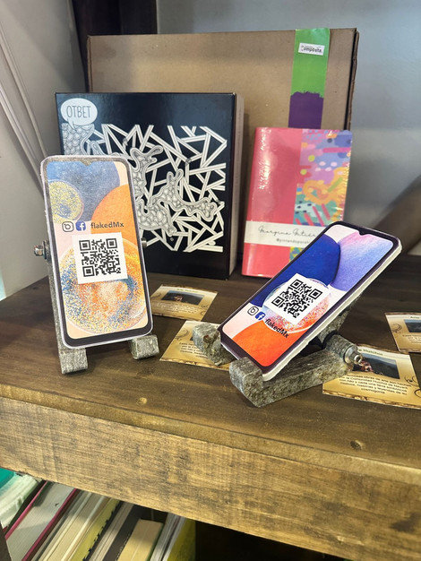 soportes de celular en exhibidor