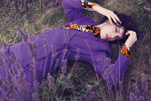 Award-winning Fashion Stylist Lynne McKenna specialises in editorial, celebrity and commercial styling, art direction and shoot production.