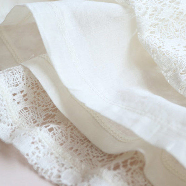 縮圖：White lace dress