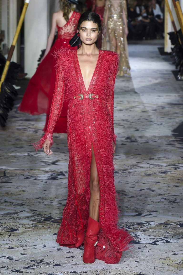 vestido de plumas