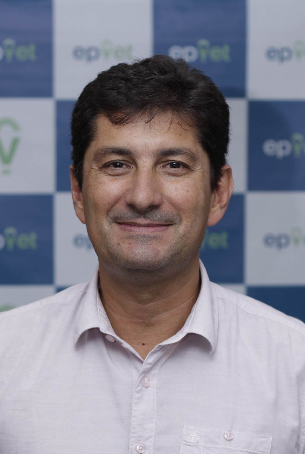 Veterinário Gilberto Petrucci