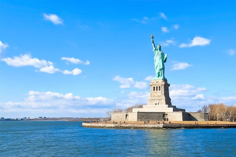 statue-liberty-horizontal-sunset-new-york-city-ny-usa-131682341.jpg