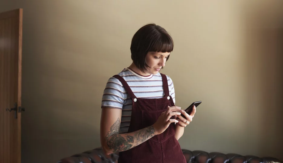 5 Signs *Your* Behavior Is Passive-Aggressive—And How To Better Communicate Your Feelings