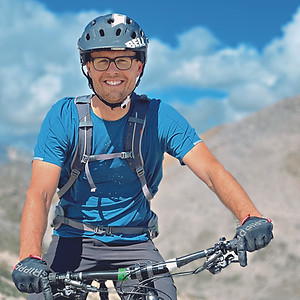 Portrait_DM_FW_H22 .jpg