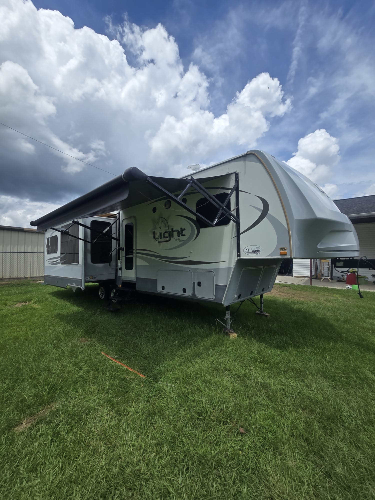 2015 Open Range RV Light Series M-319RLS 35ft