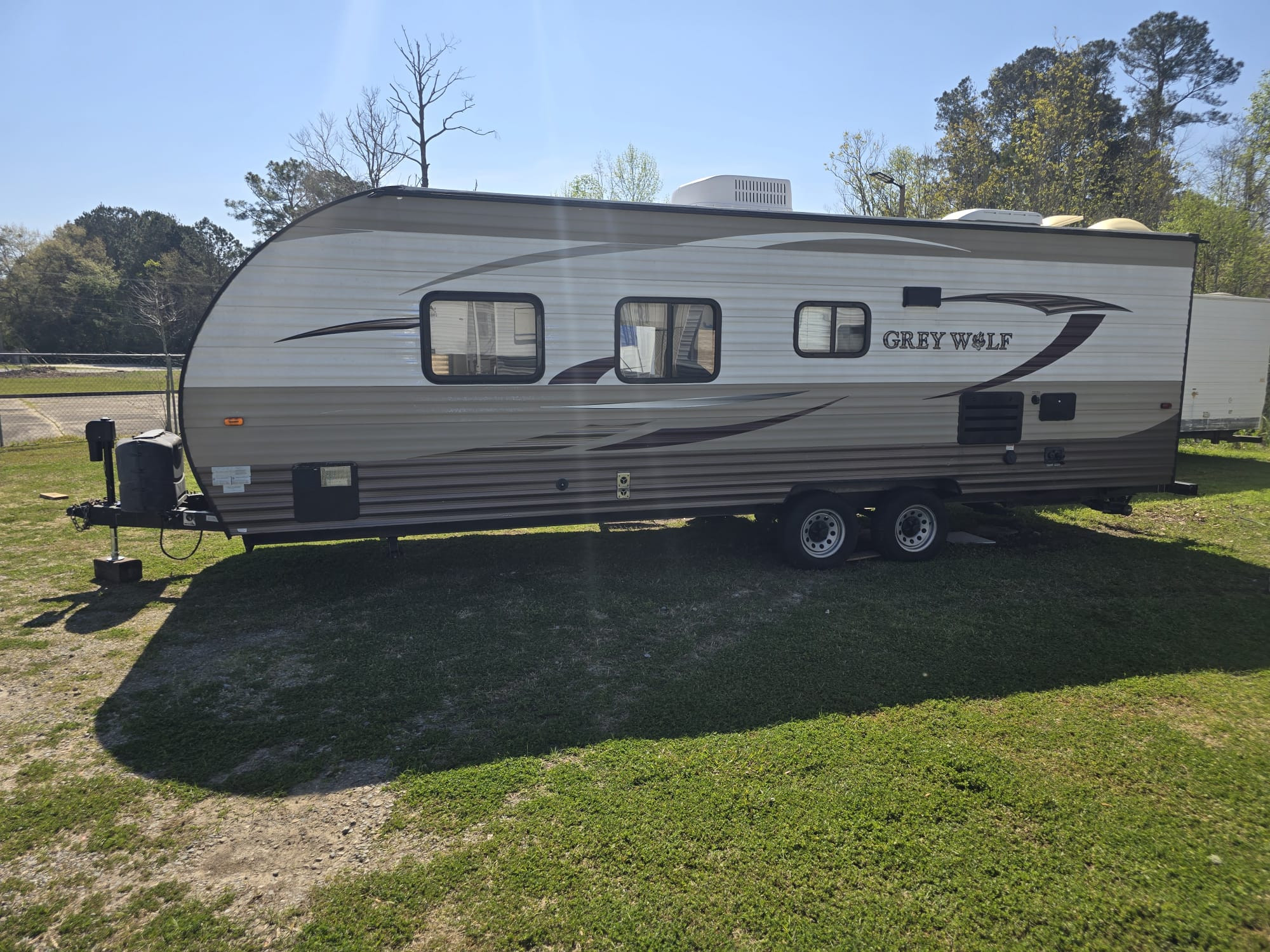 2015 Cherokee by Forest River Grey Wolf Series M-26BH Edison, 30ft