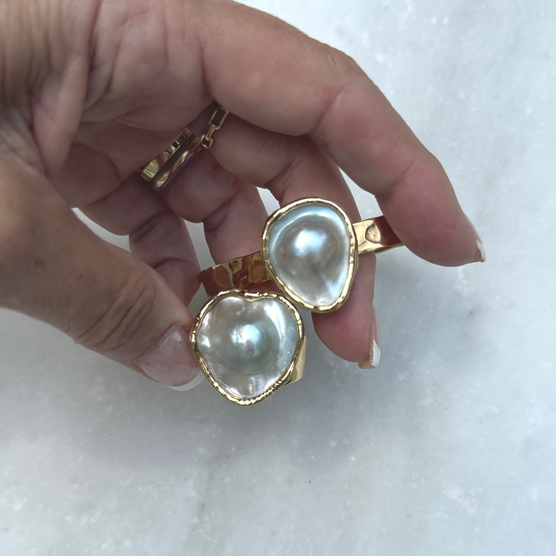 Blister Peal Gold Cuff