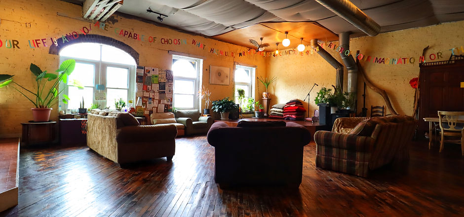 Lounge-1.jpg