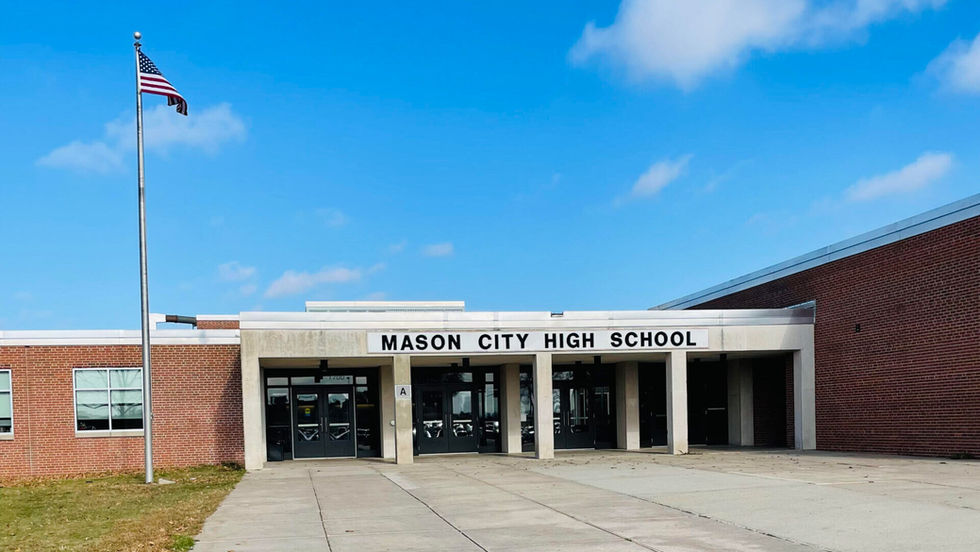 Book banning discussed at Mason City School Board Meeting