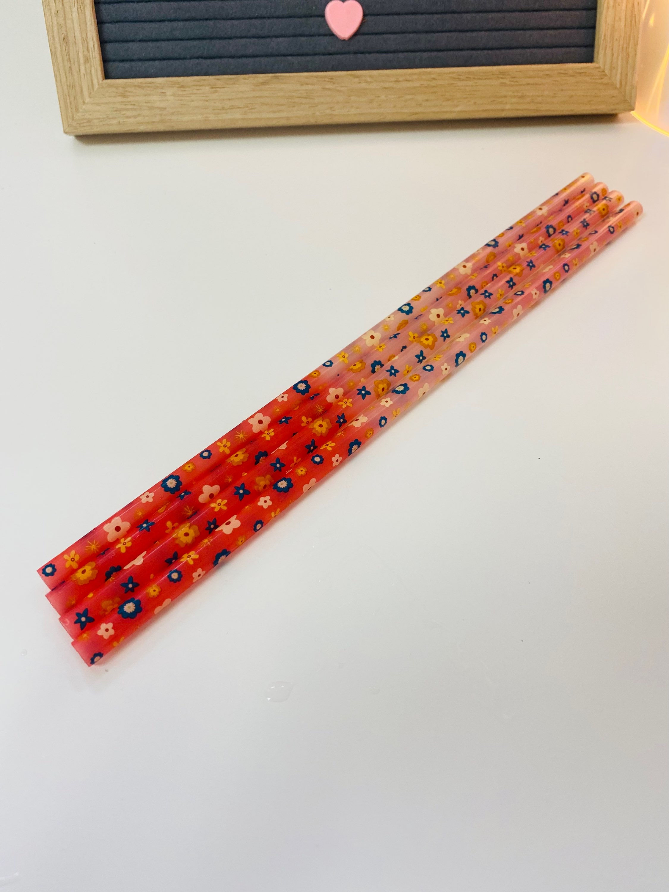 Red Flowers Cold Colour Change Clear Straw