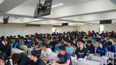 【実施報告】3年生セミナー：DESIGN THE FUTURE. Ⅲ 〜未来を創る〜 