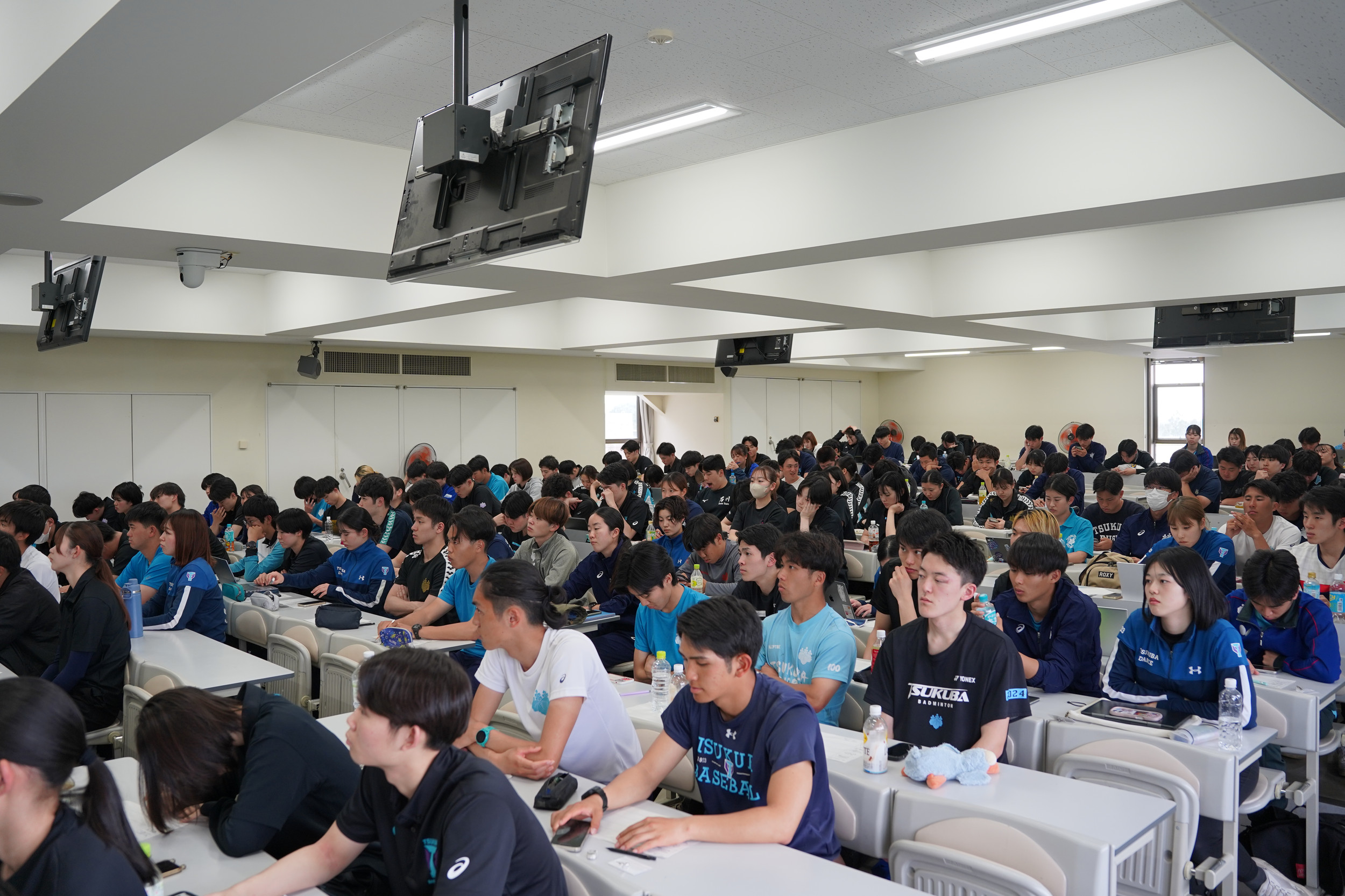 実施報告】3年生セミナー：DESIGN THE FUTURE. Ⅲ 〜未来を創る