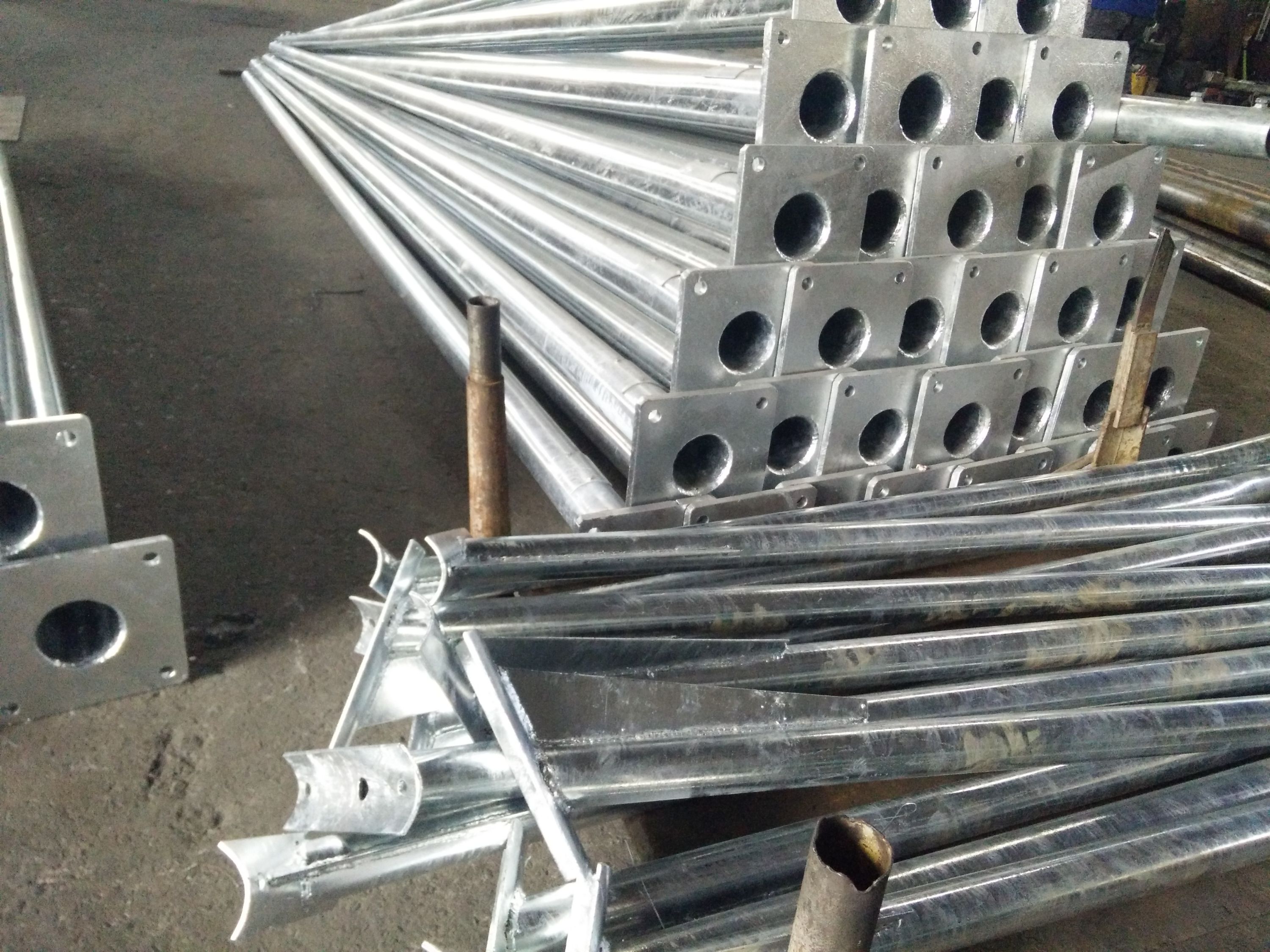 Tapered Galvanized Steel Pole Lamp Post Steel Pole Philippines
