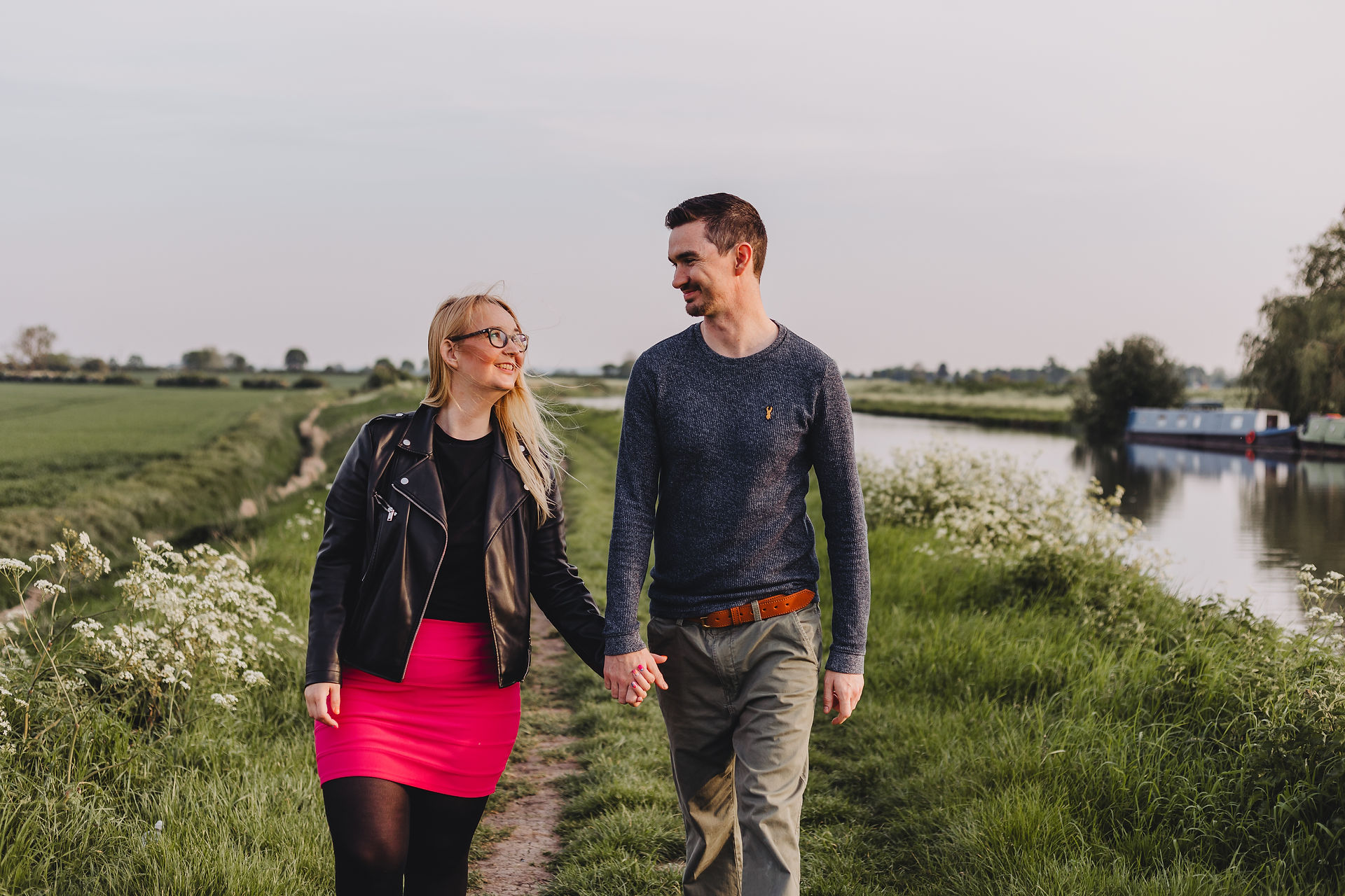 engagement couple photoshoot countryside river