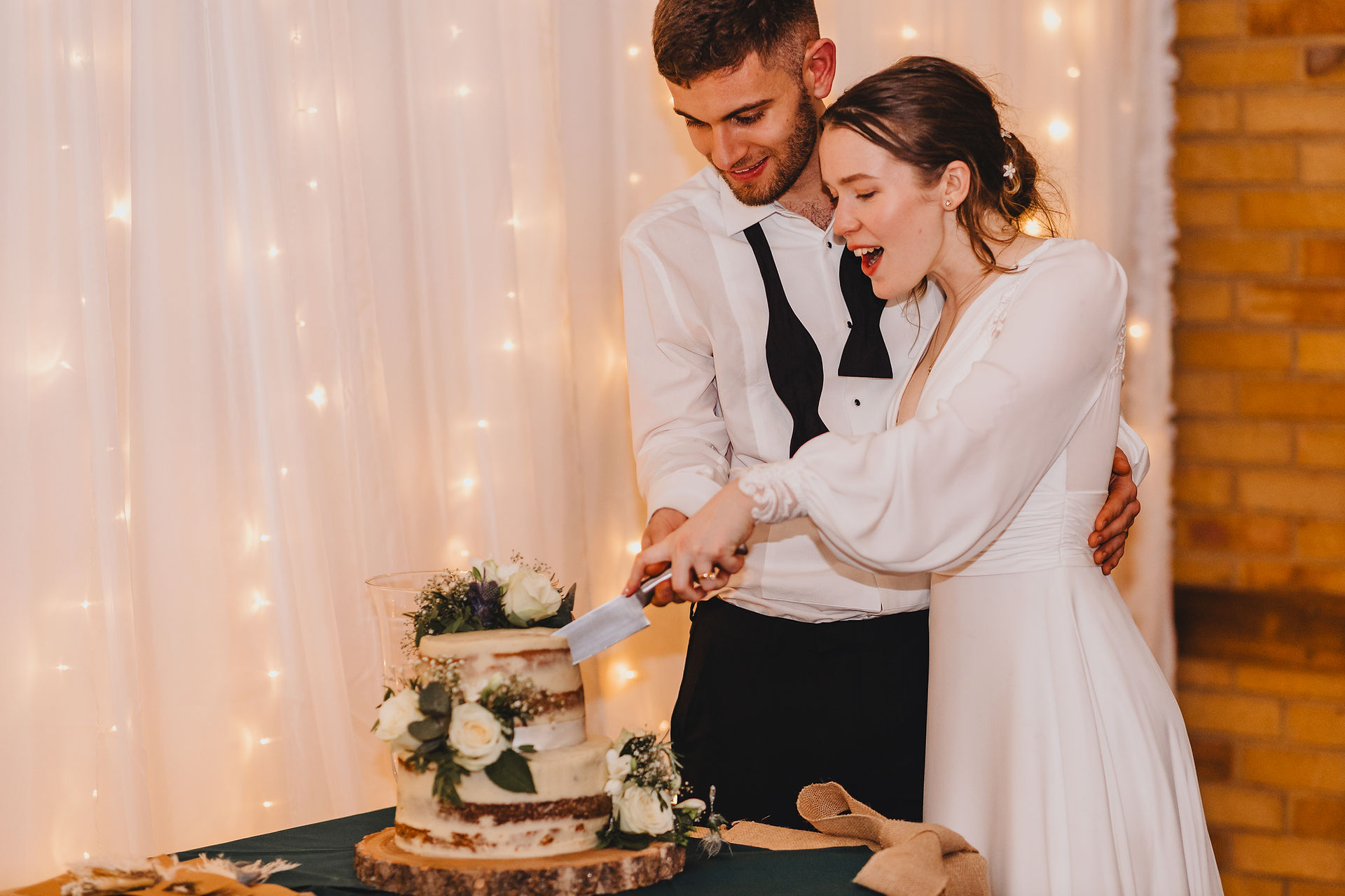 Wedding Reception | Wedding Cake | autumn winter wedding | Olivia Hill Photography