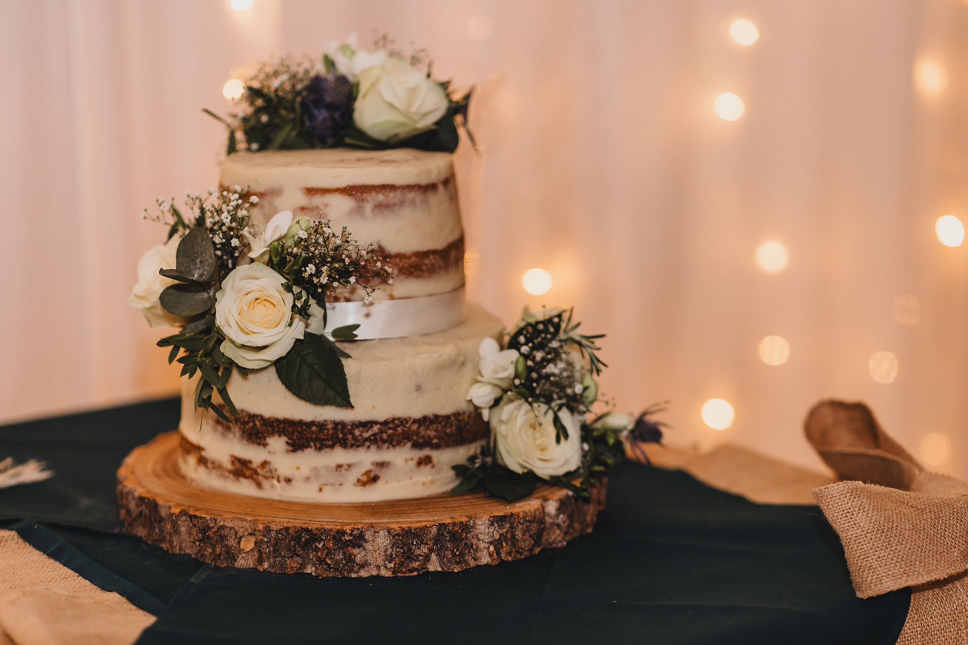 Wedding Cake | autumn winter wedding | Olivia Hill Photography