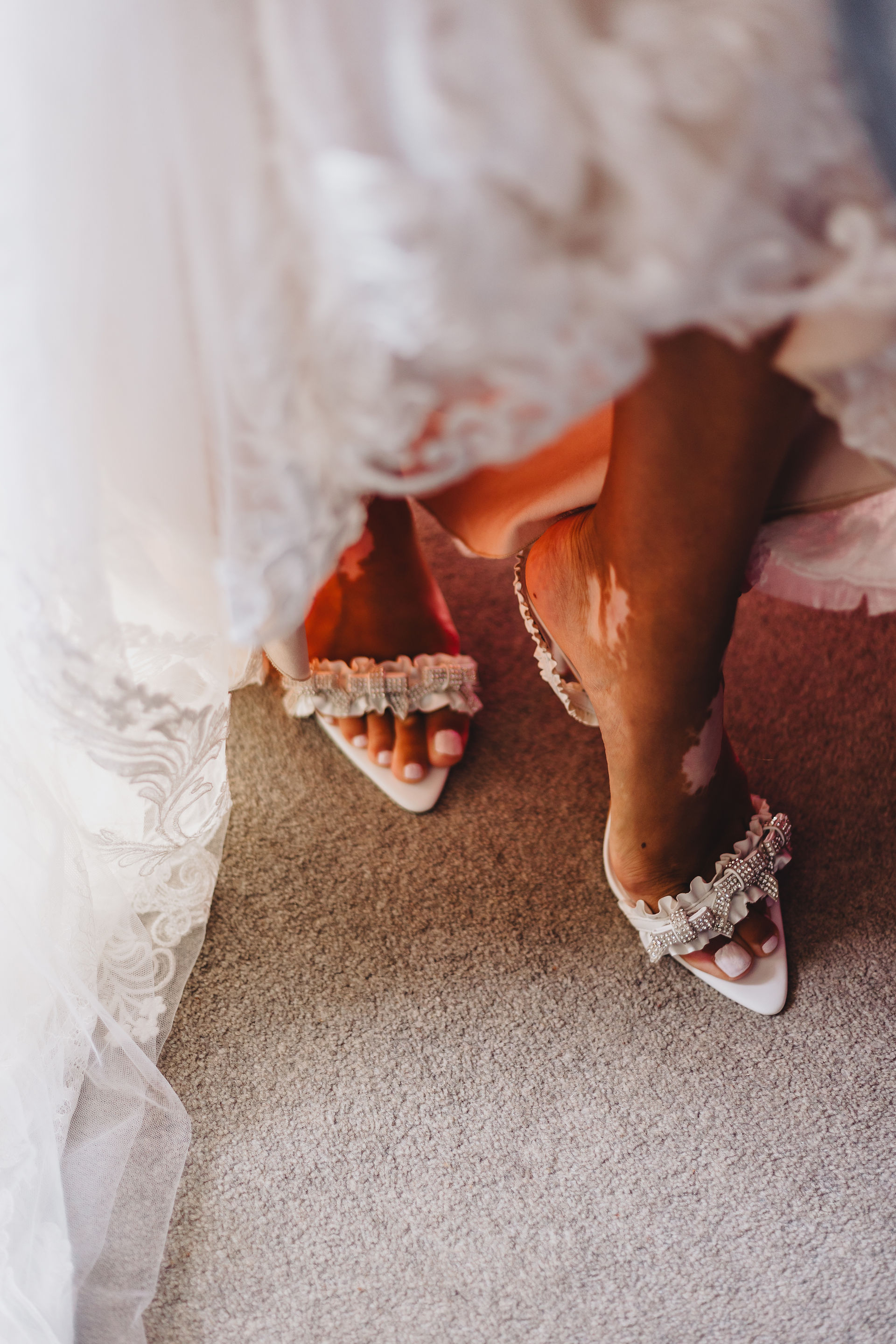 bridal prep | summer wedding in Peterborough Cambridgeshire | Olivia Hill Photography
