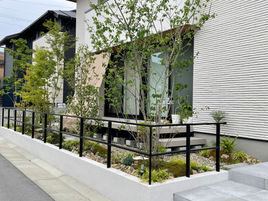 西宮の庭　Garden in Nishinomiya