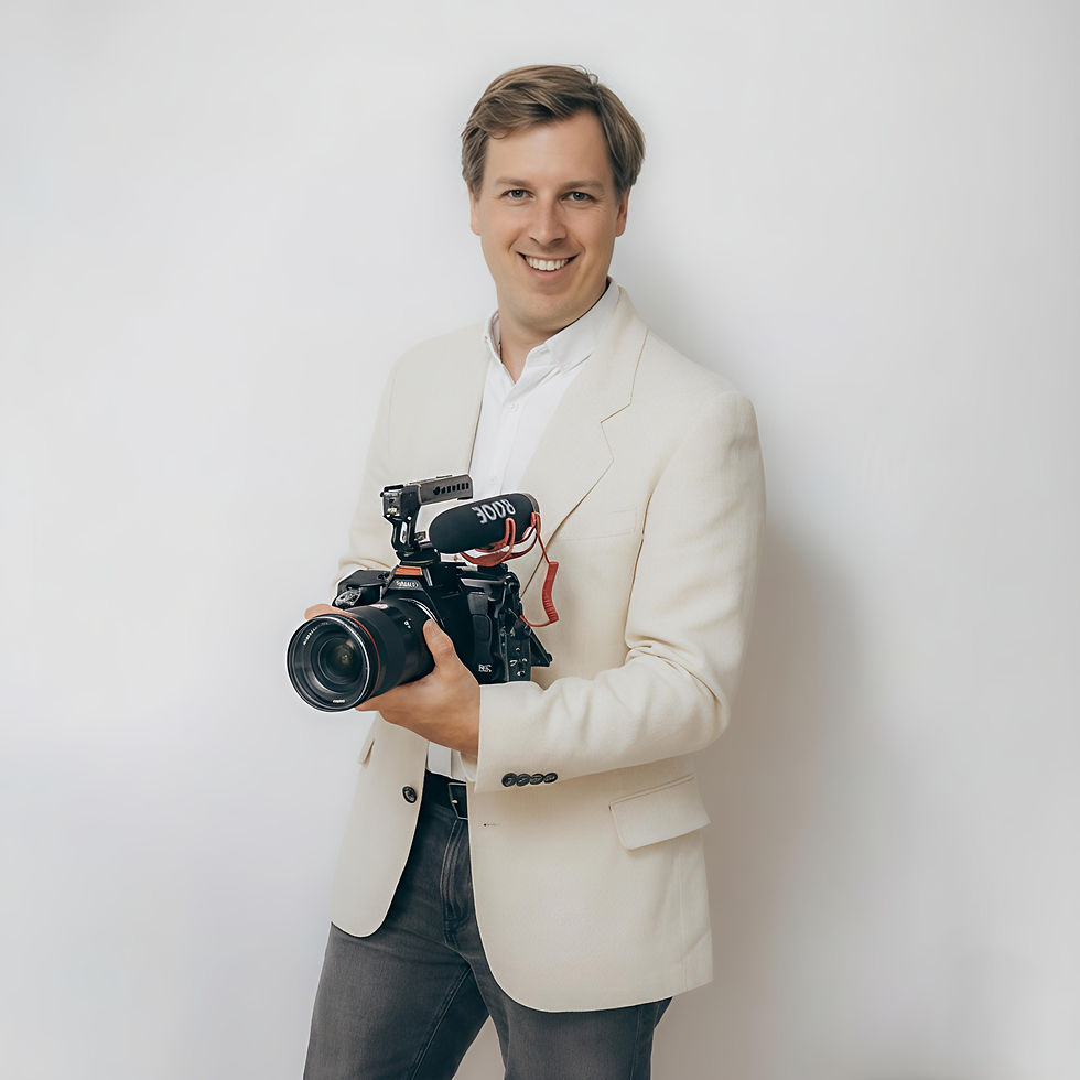 Videograf Stefan Binder mit Kamera – Workflow Hochzeitsfotografie