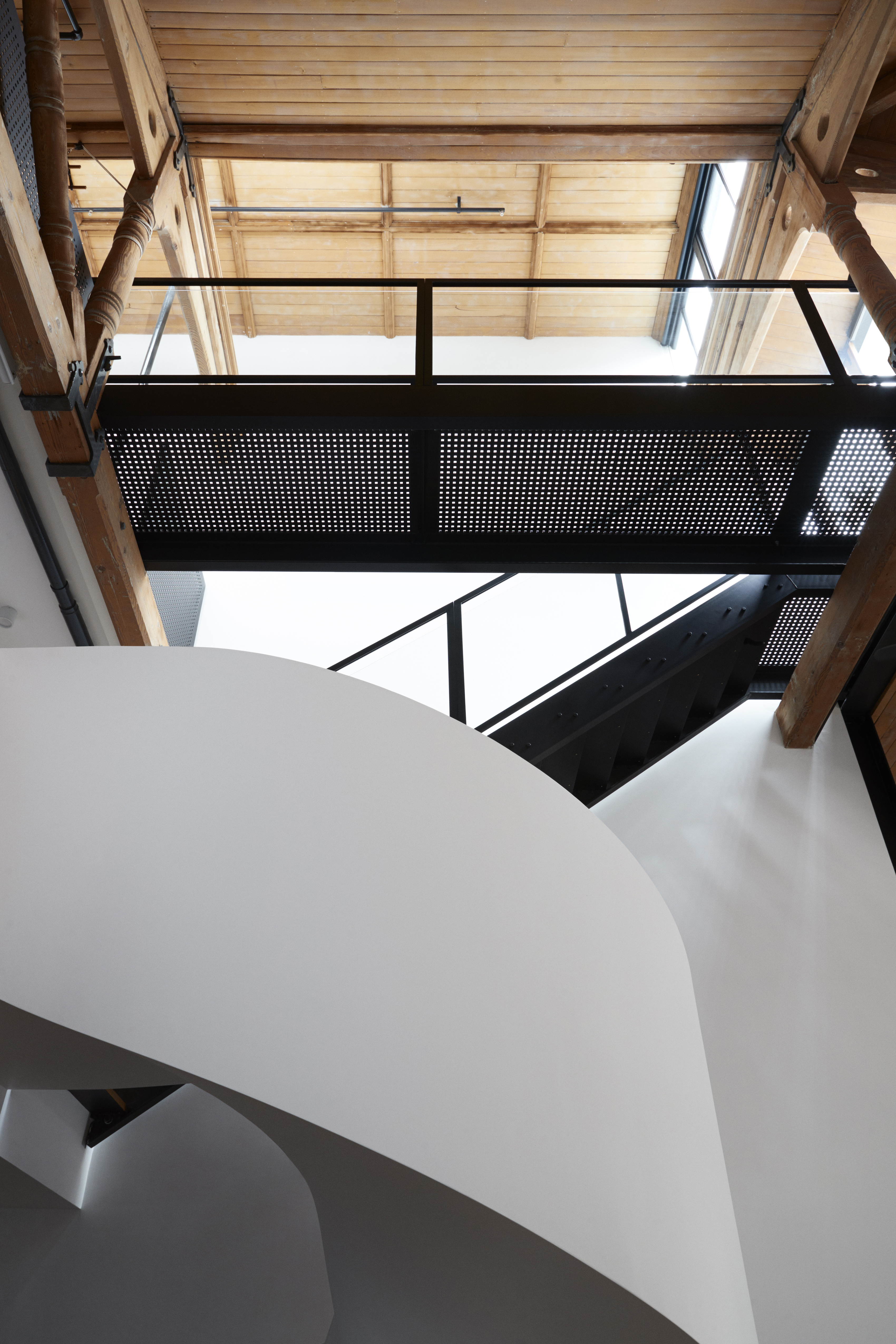 Henry Francis Design Skywalk Apt