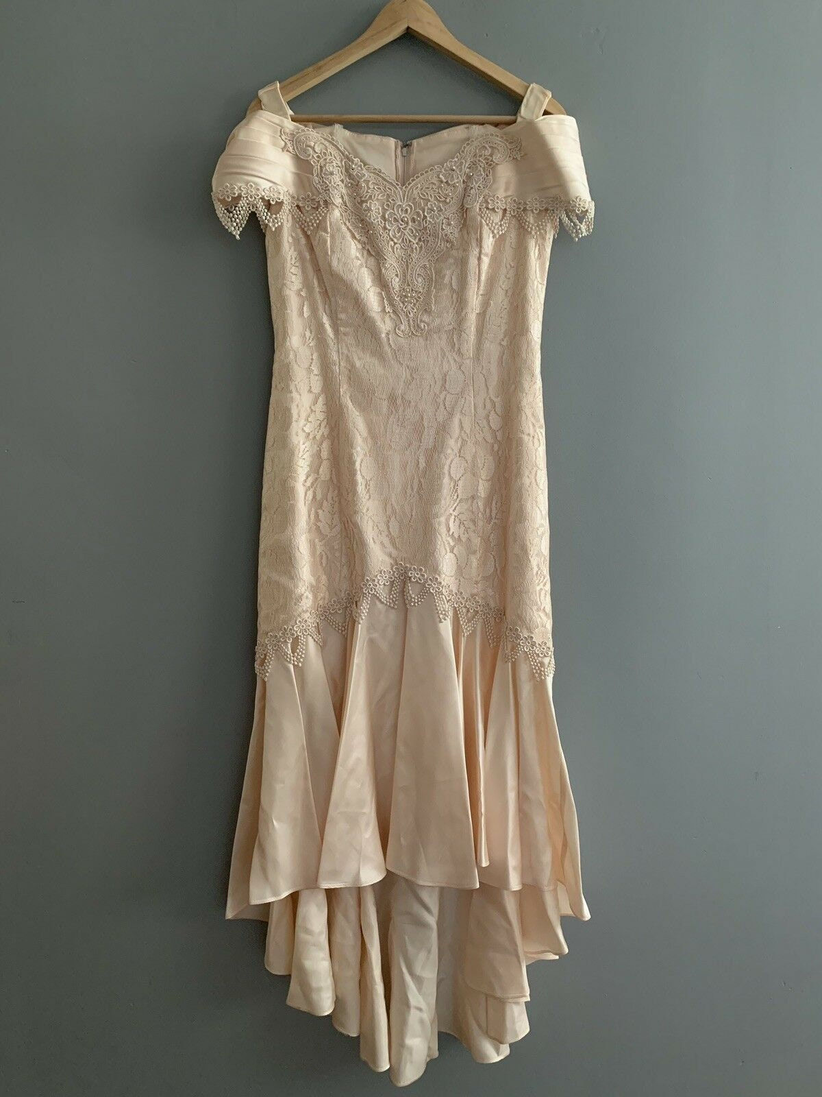 Betsey & Adam 20s Style Wedding Gown Lace Mermaid Gown with Pearls Blush Pink US