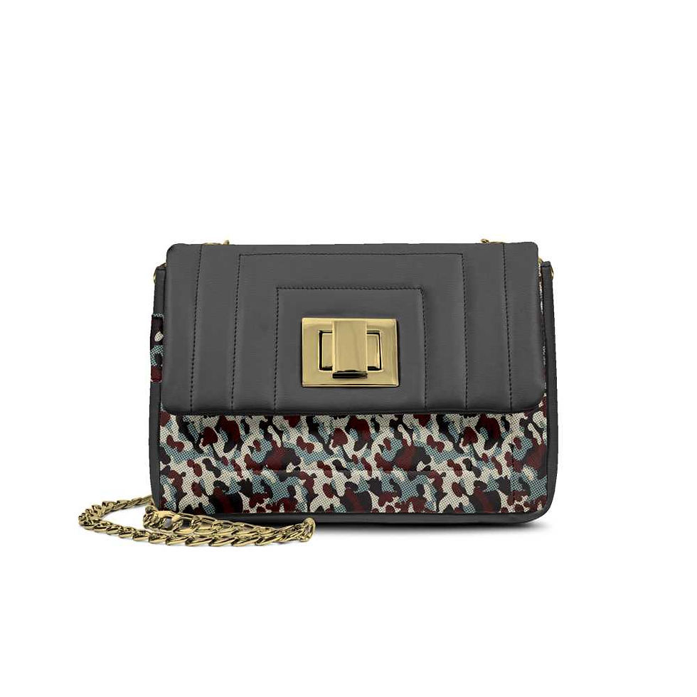 Elegant handbag with gold chain strap