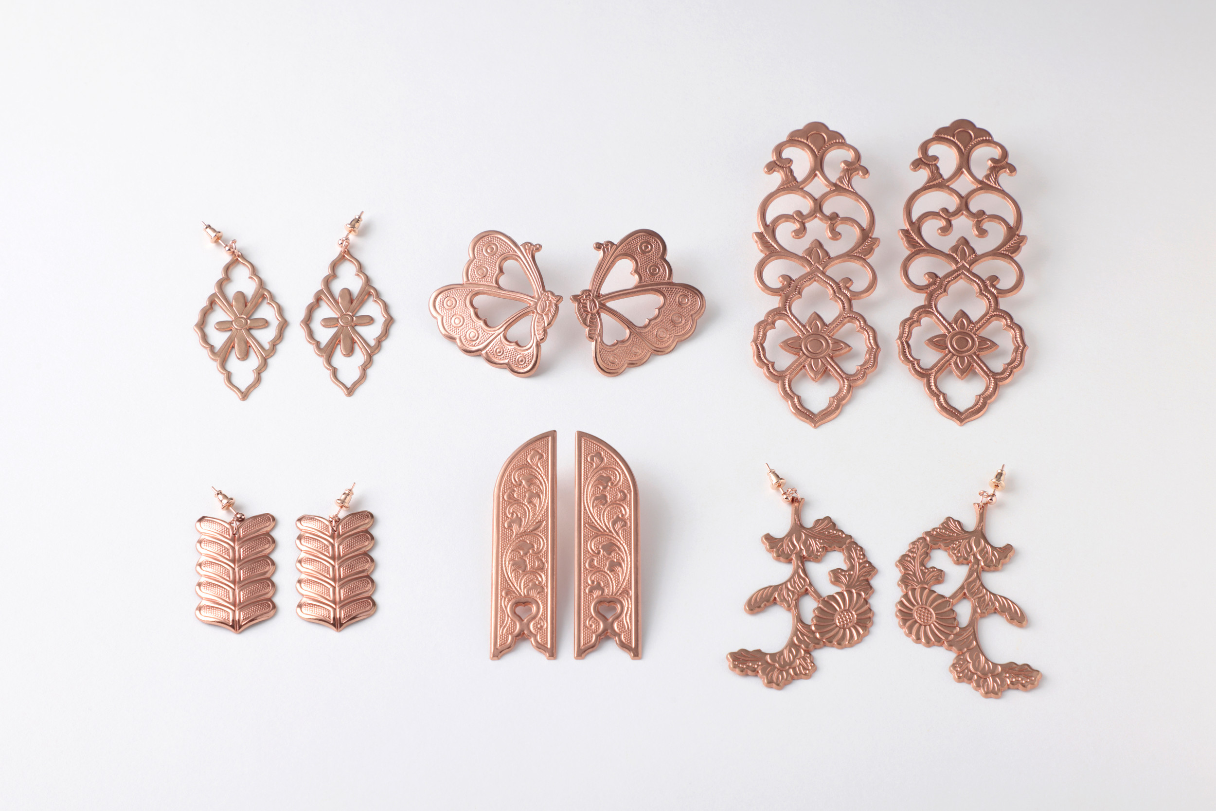 錺金具の伝統美を日常に纏うピアス | 京都生まれのアクセサリー