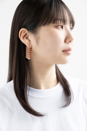 錺金具の伝統美を日常に纏うピアス | 京都生まれのアクセサリー | 錺之