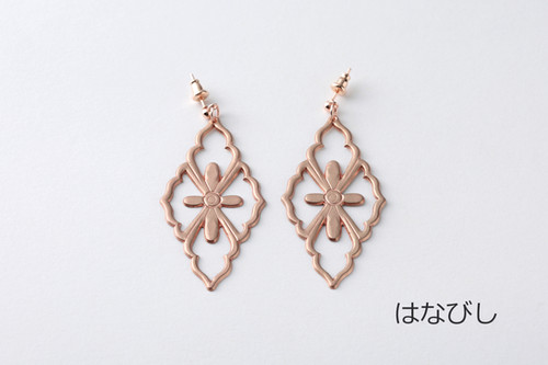 錺金具の伝統美を日常に纏うピアス | 京都生まれのアクセサリー | 錺之