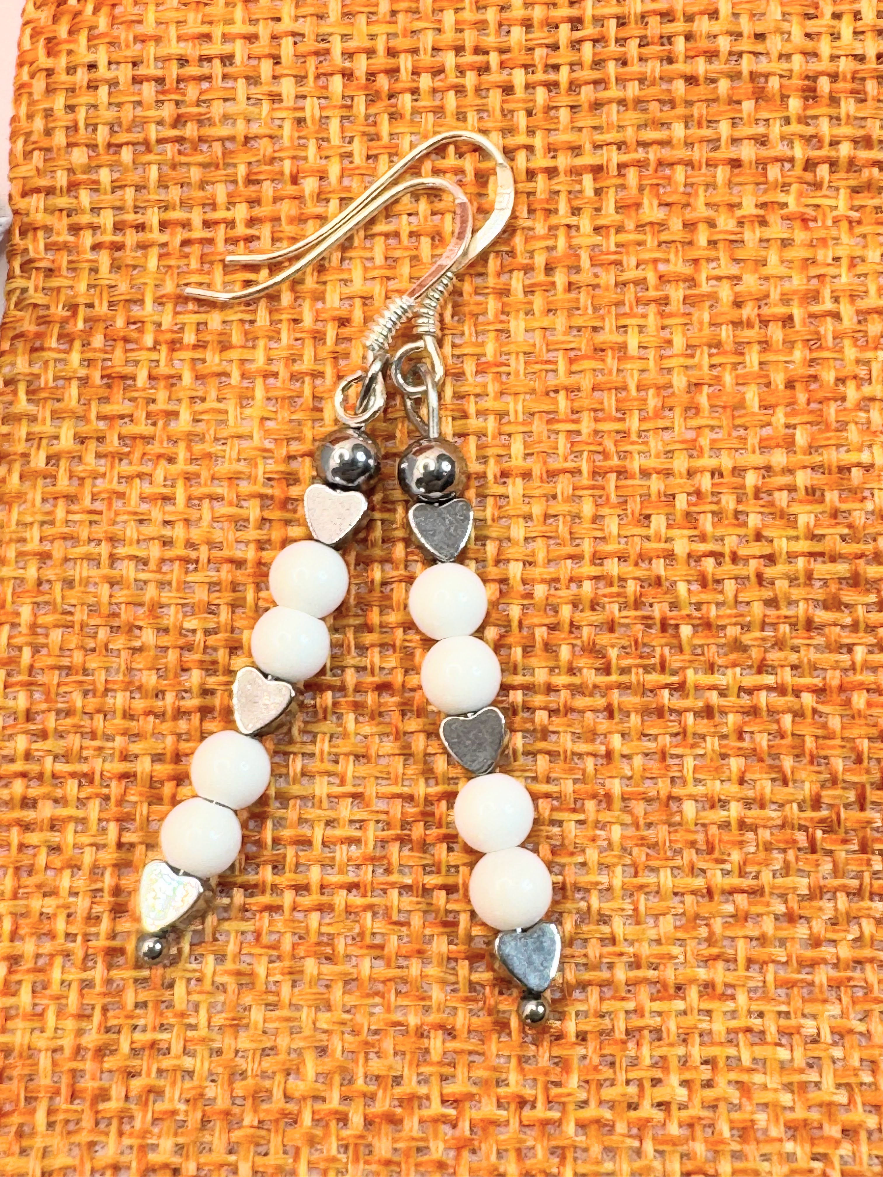 🤍 Boucles d’Oreilles Te Quiero – Bénitier & Hématite Argentée