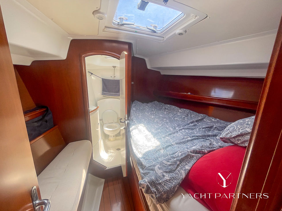 Thumbnail: Beneteau Oceanis 42CC | 2005