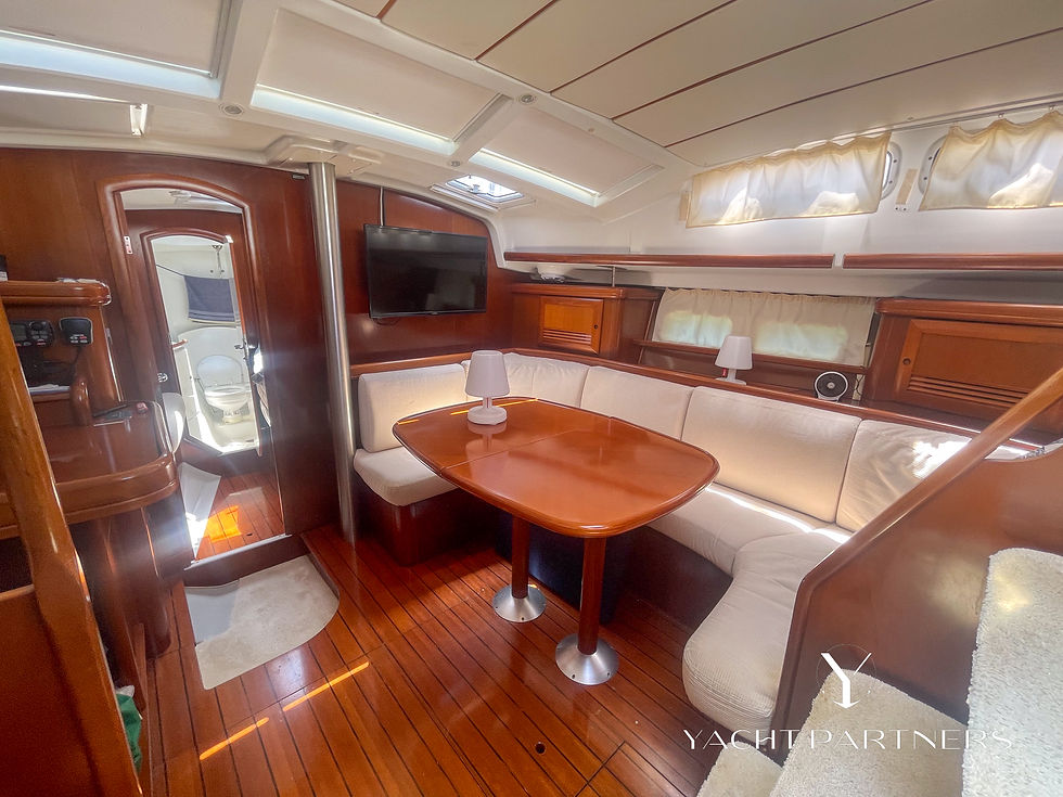 Thumbnail: Beneteau Oceanis 42CC | 2005