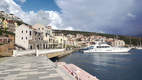 THE SPOT - Lustica Bay