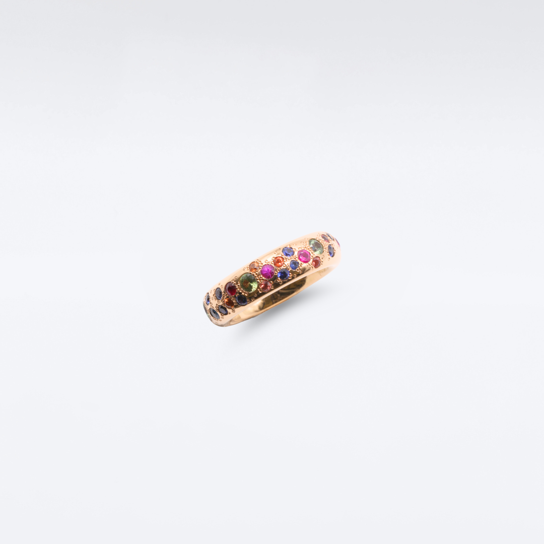 Red gold ring with colorful sapphires