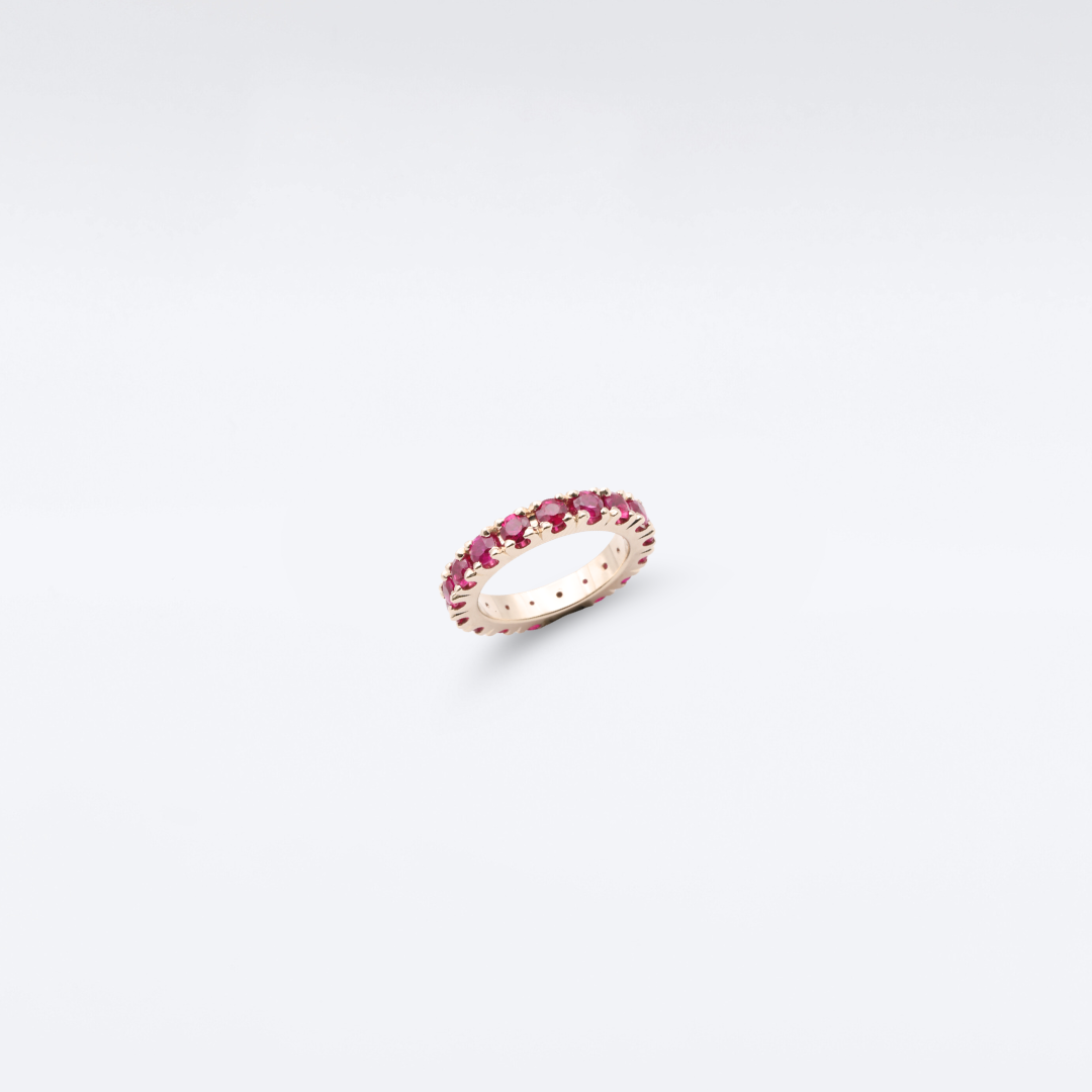 Memoryring aus Weißgold mit Rubinen