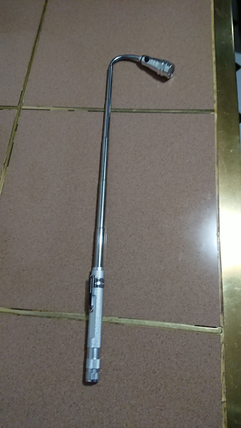 Miniatura: Linterna telescópica y flexible con lampara led y imán