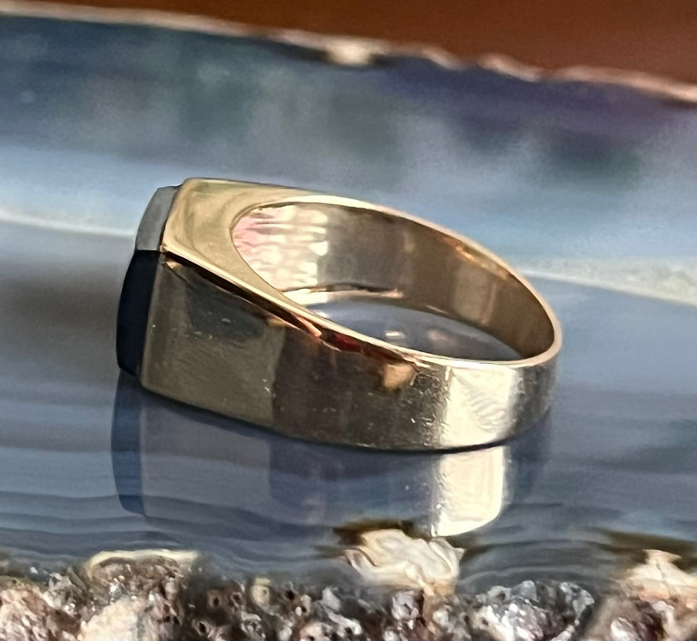 Thumbnail: Vintage Mens or Ladies 10K Gold Black Alaskan Diamond Hematite Signet Ring